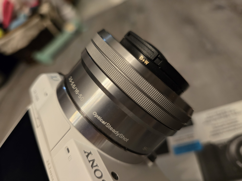 Sony a5100 Mirrorless Digital Camera w/ 3" LCD Flip-Up (White) image indicator(6)