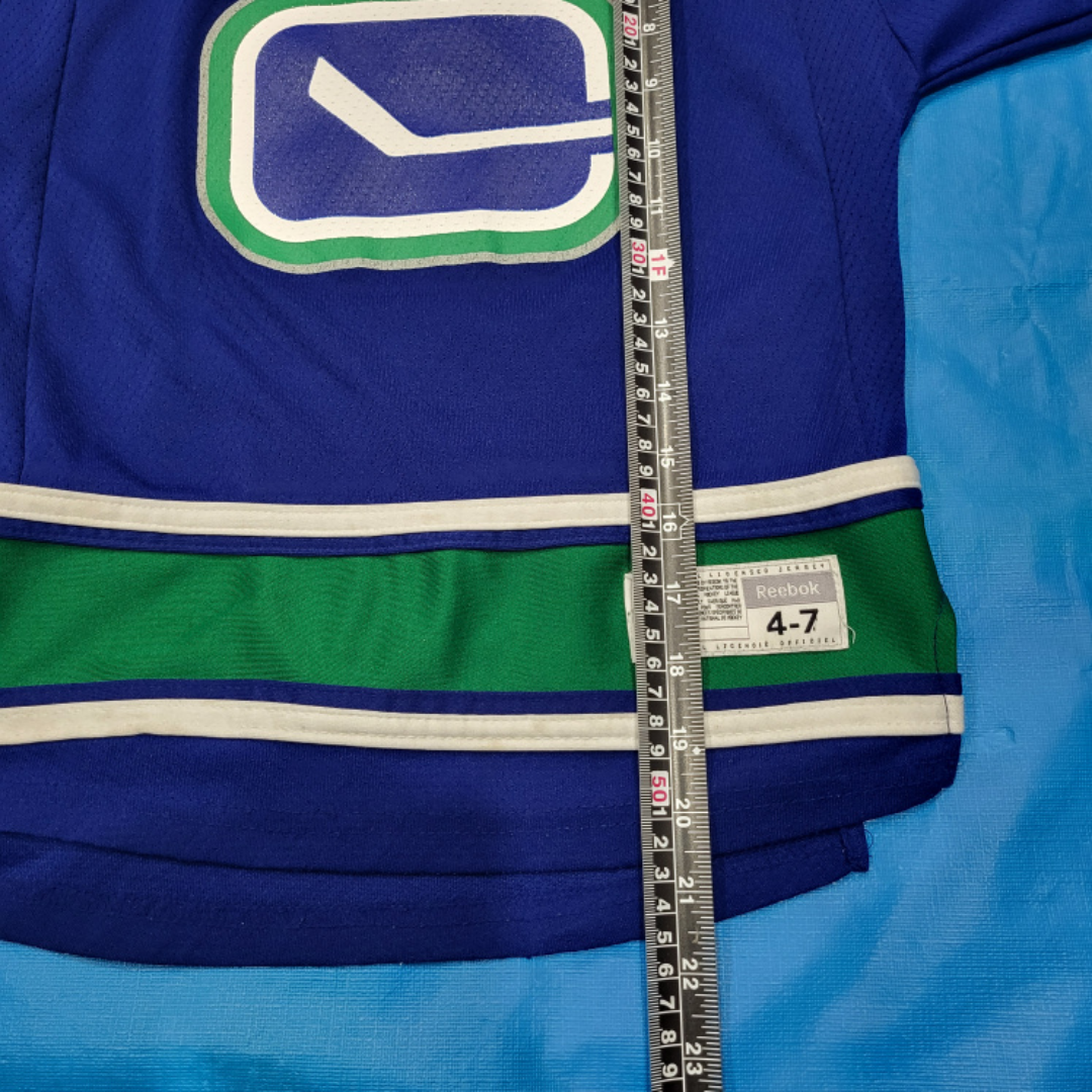 Reebok Vancouver Canucks 
 NHL Hockey Jersey 
 Youth 4-7 image indicator(3)