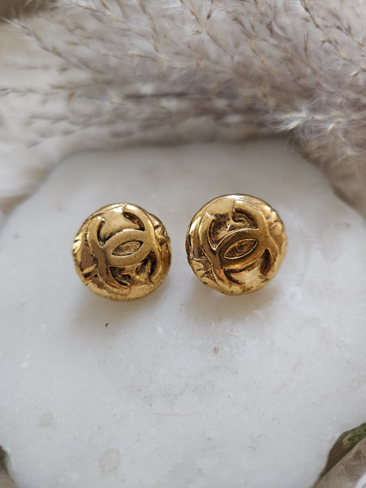 Chanel Vintage Clip-on Earrings thumbnail