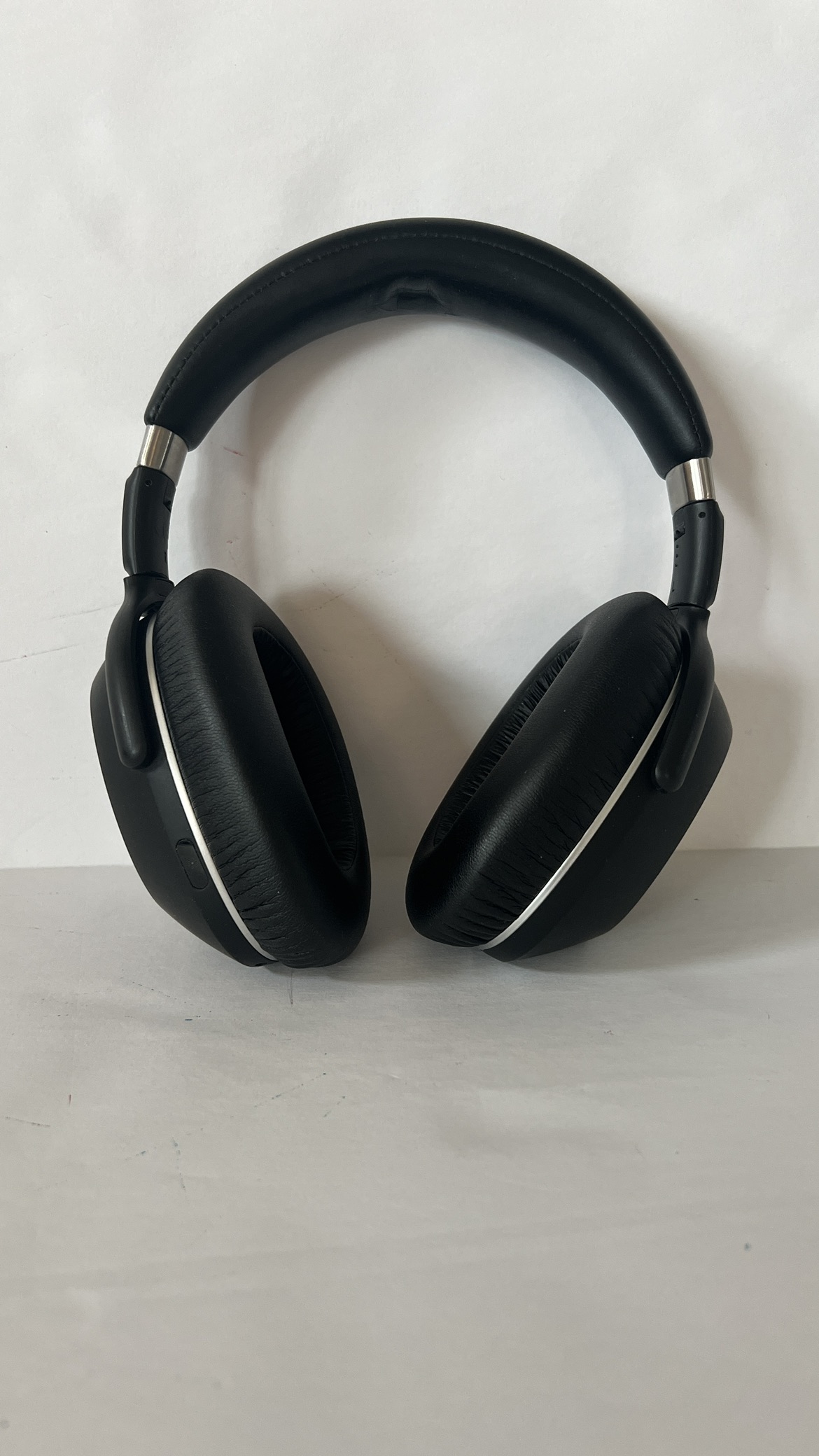Sennheiser PXC 550 Headphones (Old model) image indicator(3)
