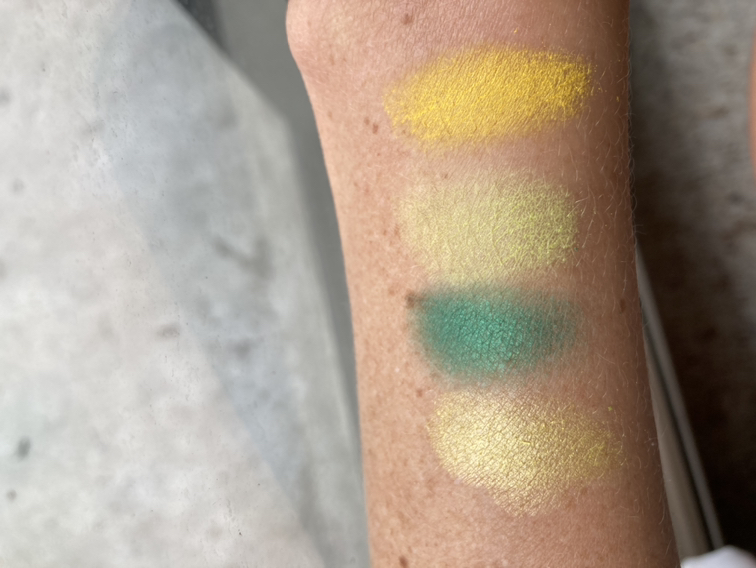 MAC eyeshadow pallete image indicator(4)