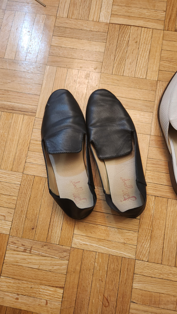 Flats with soft back