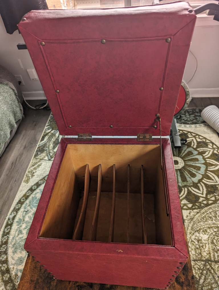 Red Storage Ottoman image indicator(3)