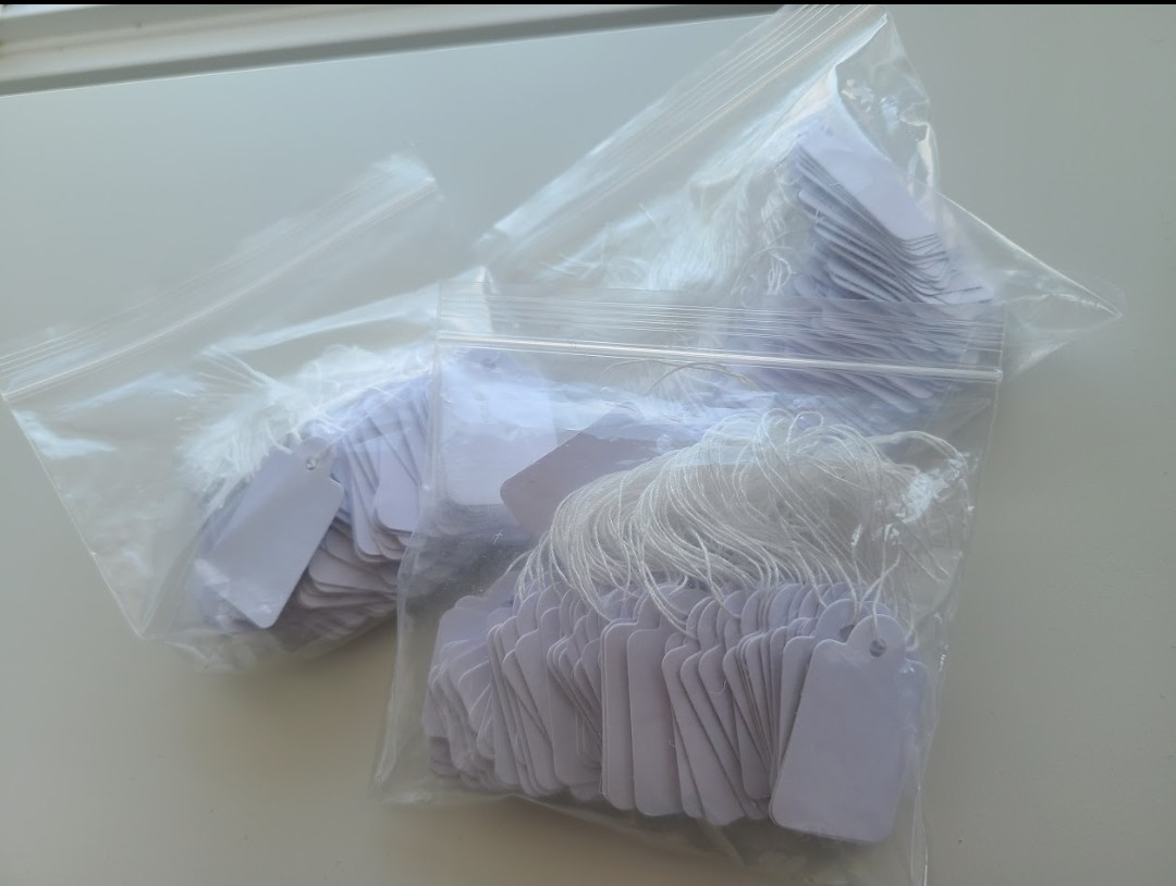 🎁100pcs (x3) Paper Labels/Tags With String 🏷️✨ - photo 2