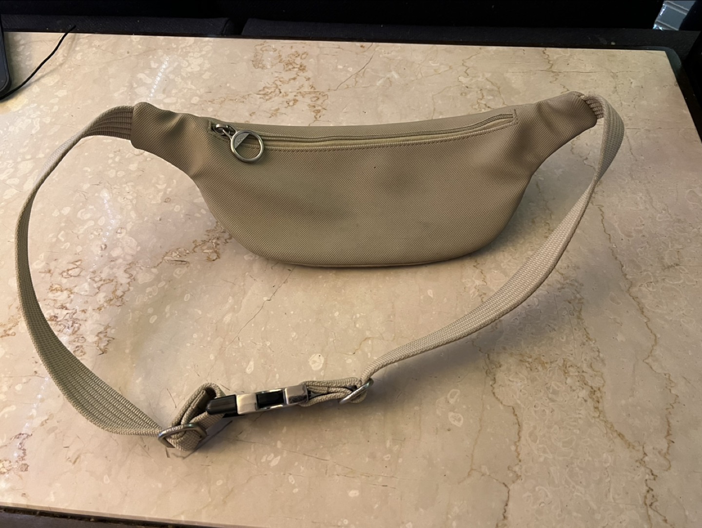 Lacoste Leather Fanny Pack (EUC) image indicator(2)