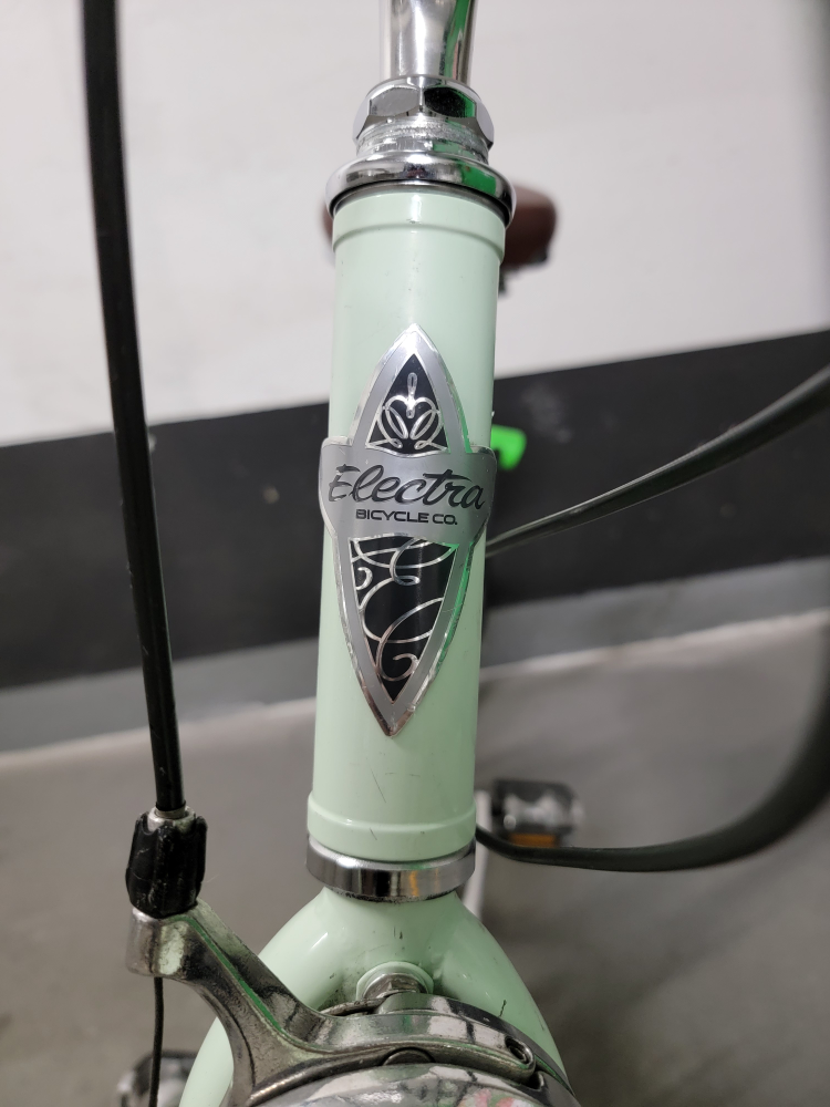 Bicycle (Electra Loft 7D) + Accessories - photo 4