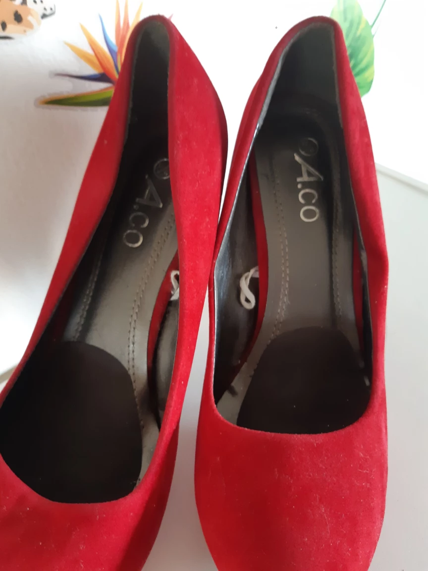 High-heel Shoes
