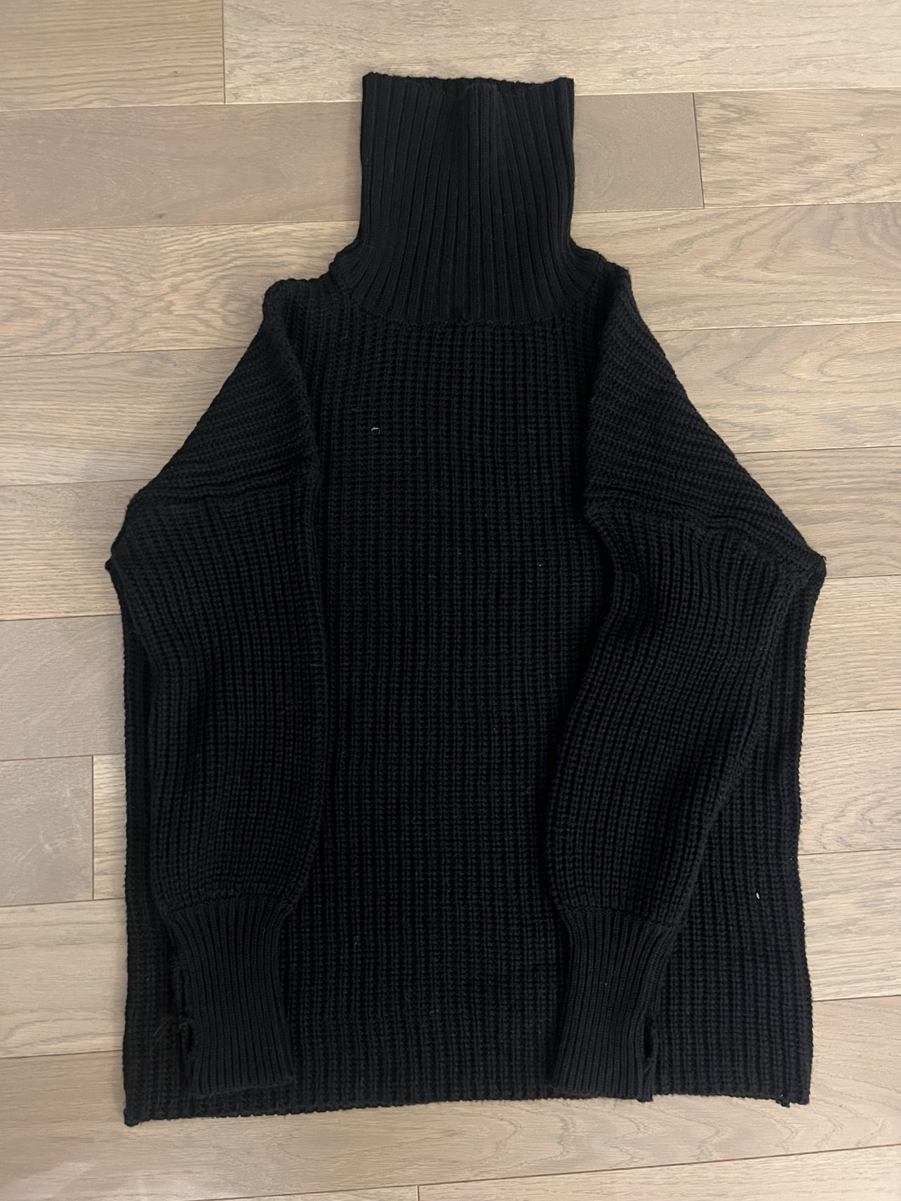 Assorted Women’s sweaters 🥕 - photo 5