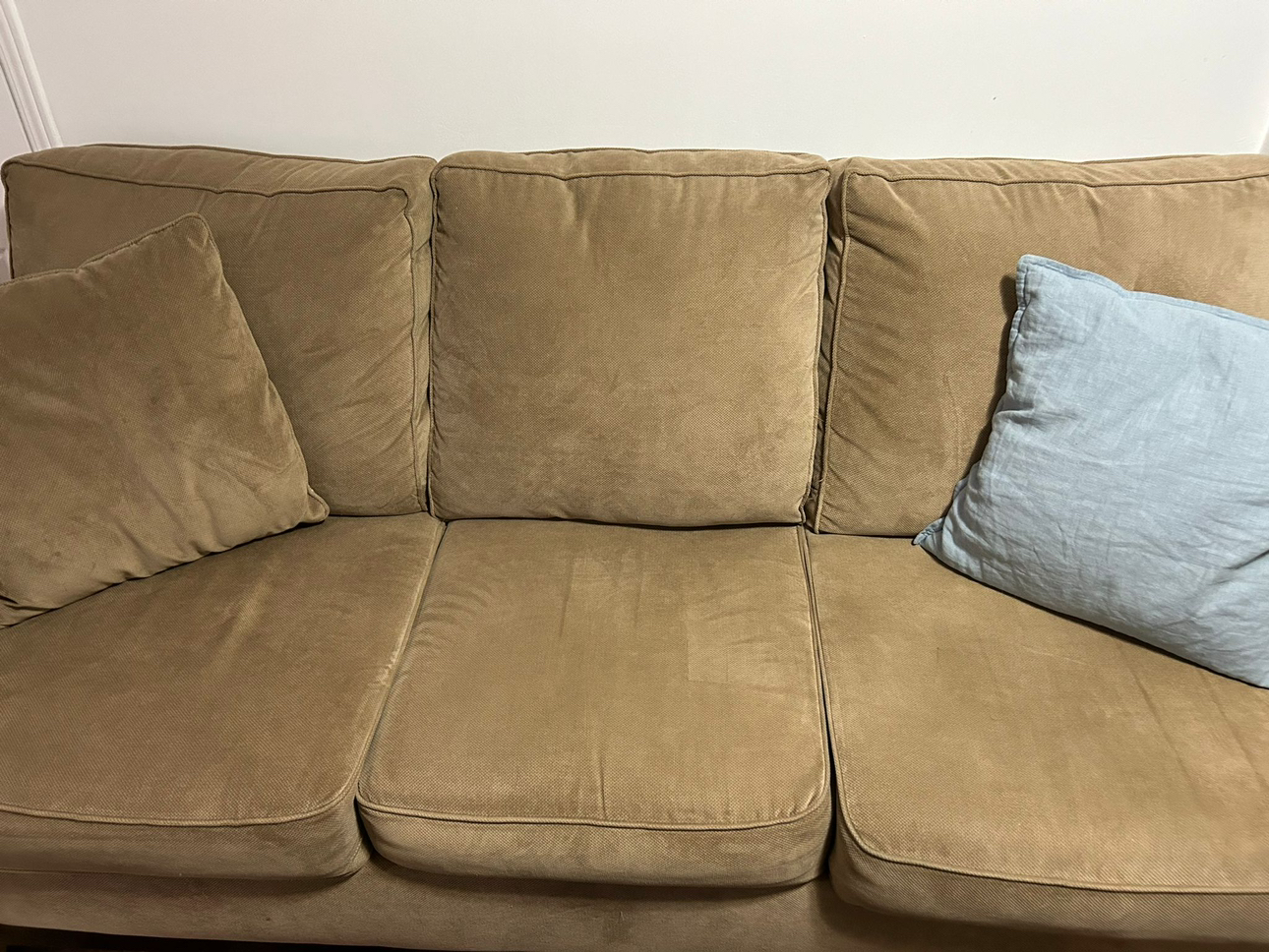 Small couch and ottoman - photo 3