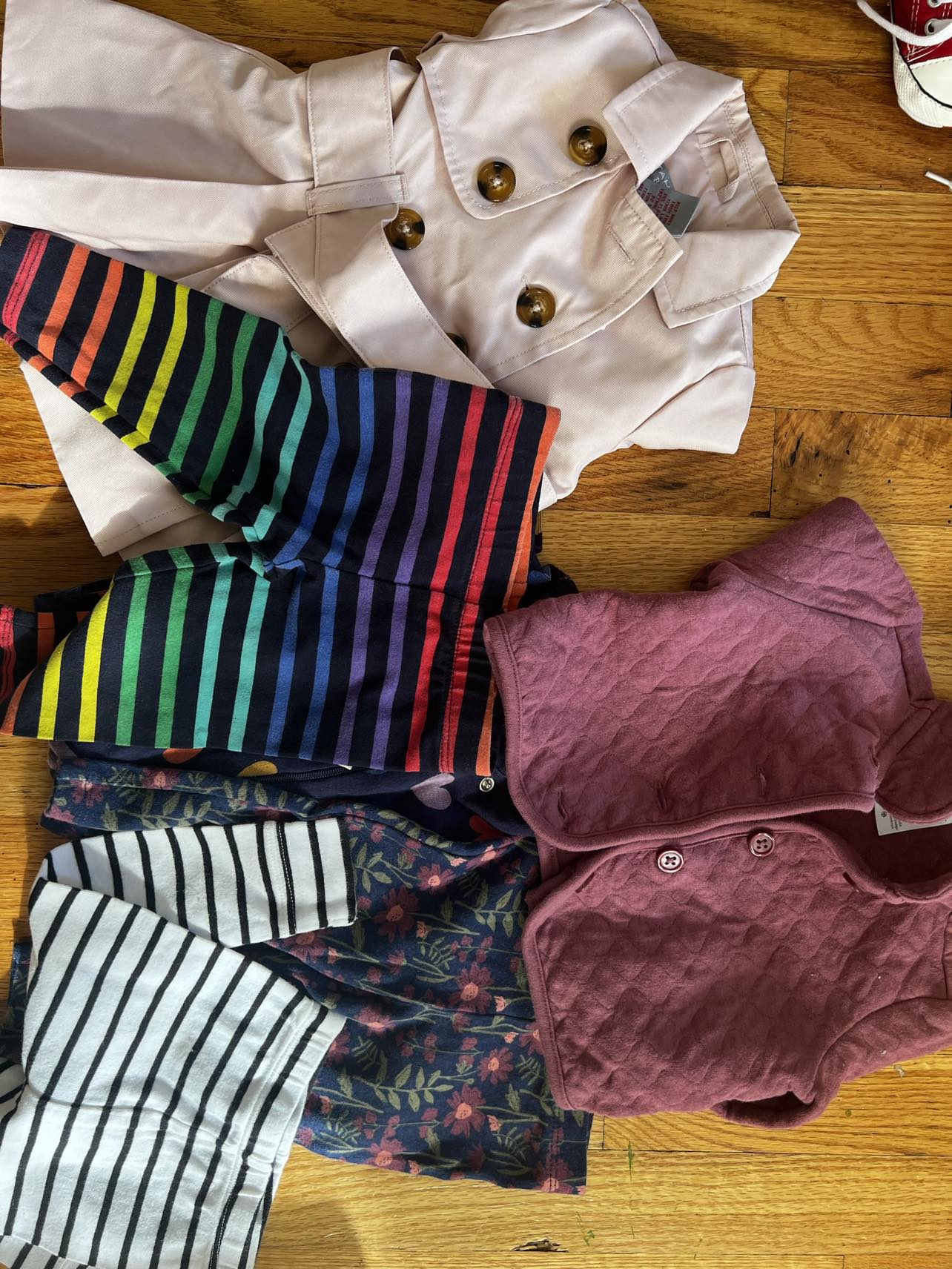 Bundle of 3-6 months baby clothes
