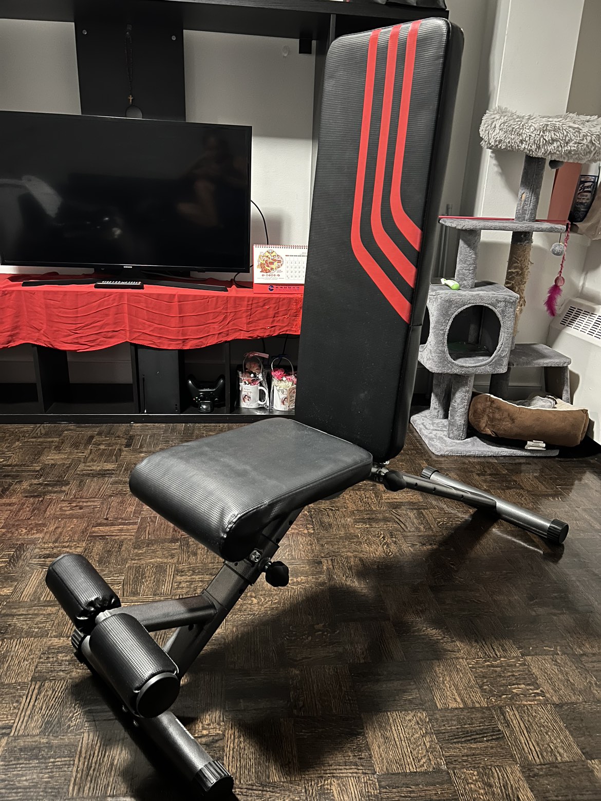 Adjustable Weight Bench Utility Exercise Workout Bench image indicator(5)