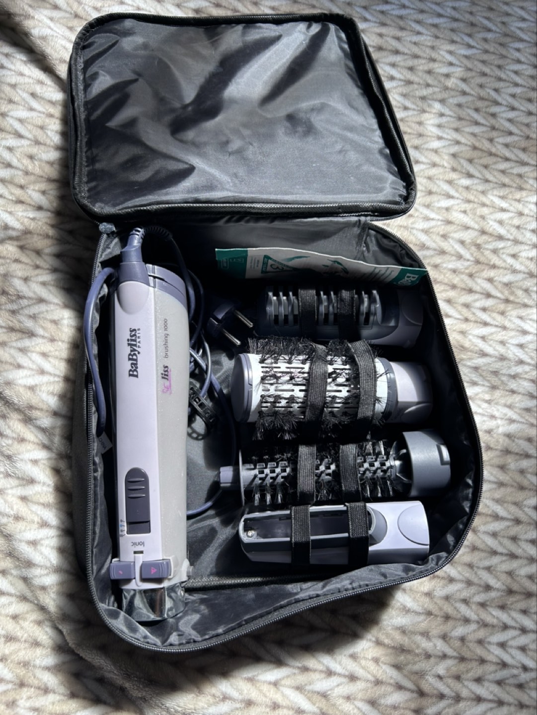 BaByliss hair styling tool -must be gone by April 30 image indicator(3)