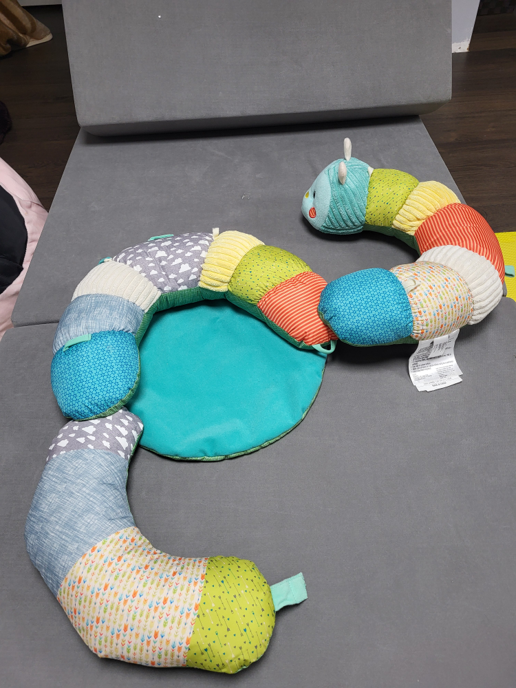 Infantino prop a pillar tummy time caterpillar image indicator(3)