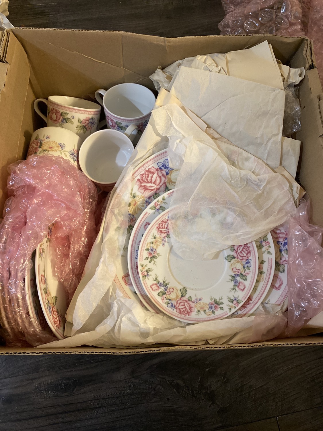 Dinnerware Set