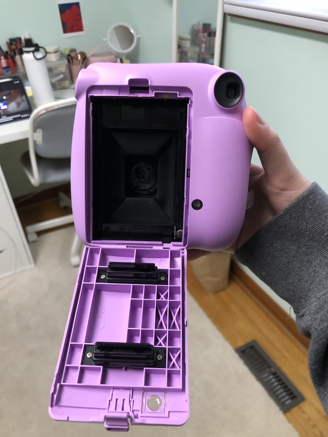 polaroid instax mini 7+ camera + freebies! image indicator(4)