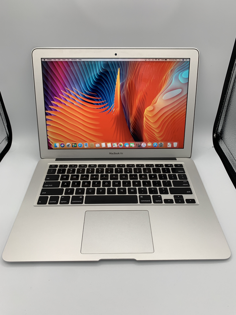 MacBook Air 13” Intel i5 4GB RAM 128GB SSD 2013 thumbnail