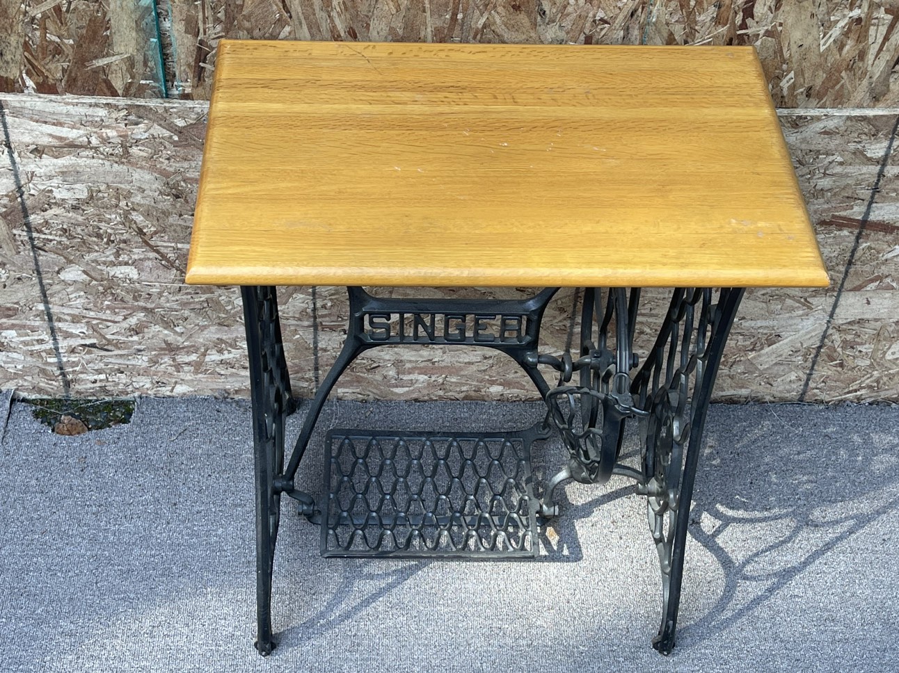 Refurbished Singer Cast Iron Table - photo 3
