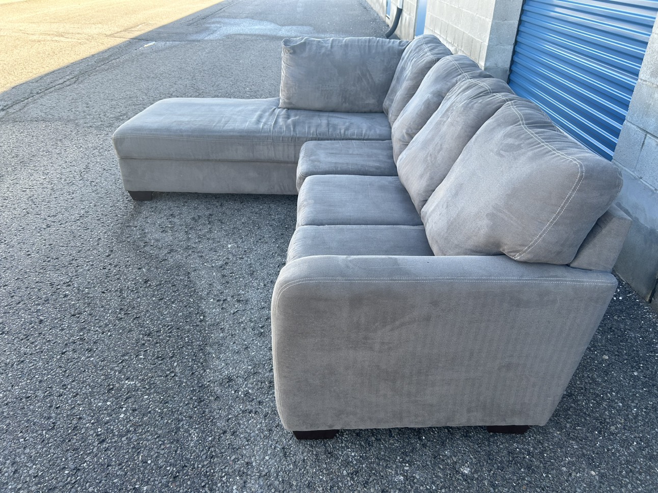FREE DELIVERY• ASHLEY GREY LARGE SECTIONAL COUCH / SOFA w/CHAISE - photo 5
