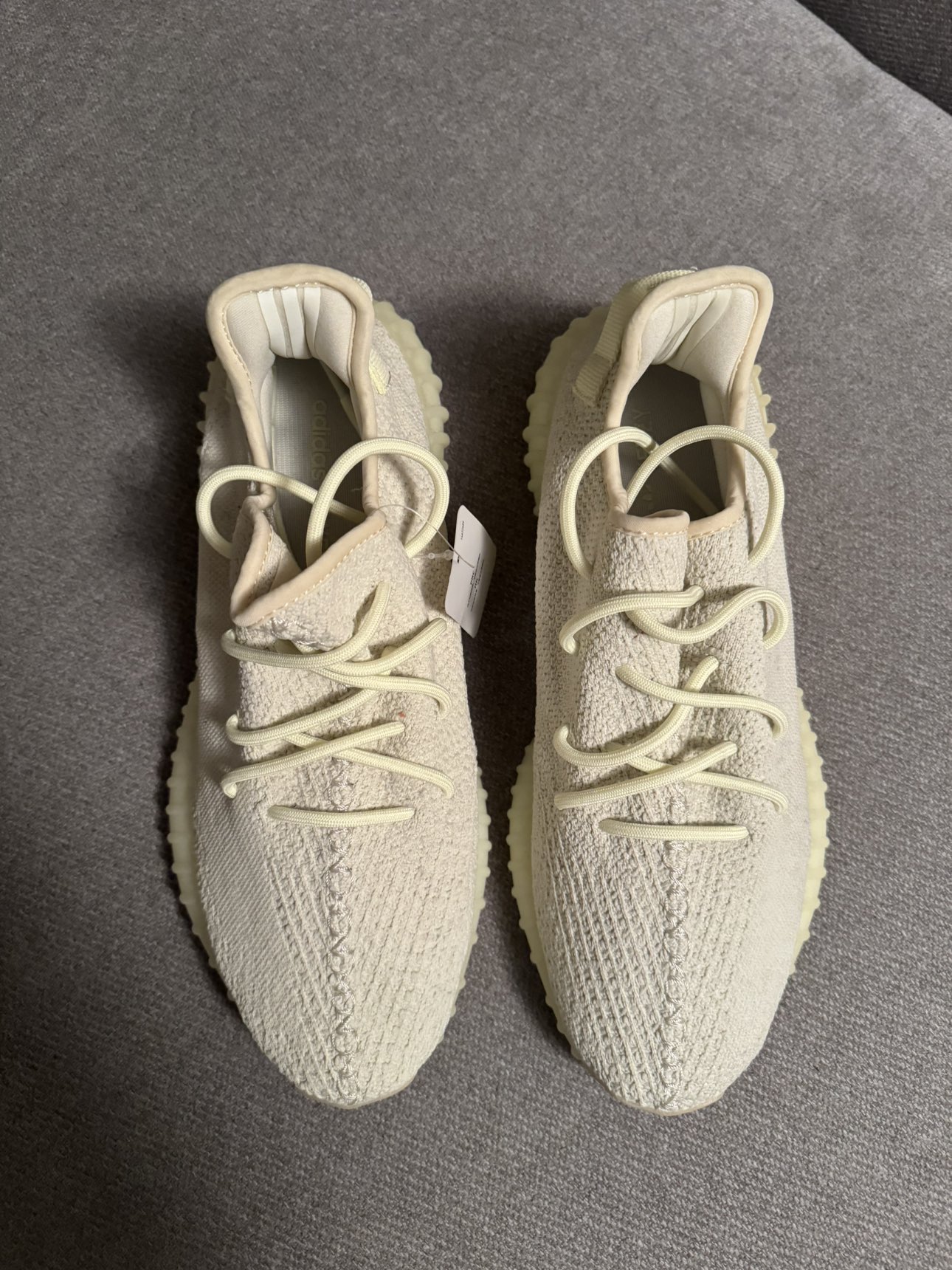 YEEZY 350 V2 - Butter image indicator(2)