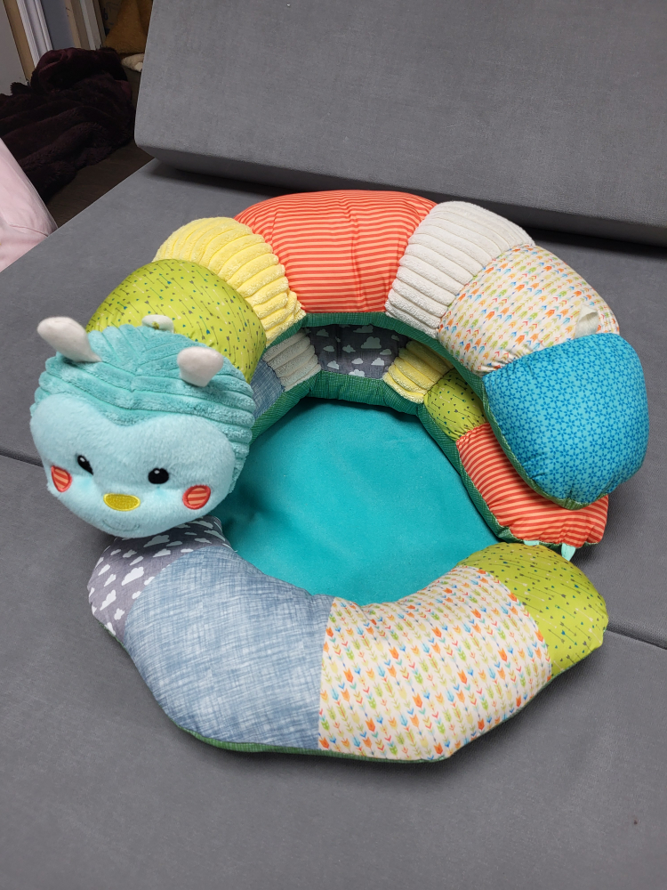 Infantino prop a pillar tummy time caterpillar image indicator(2)