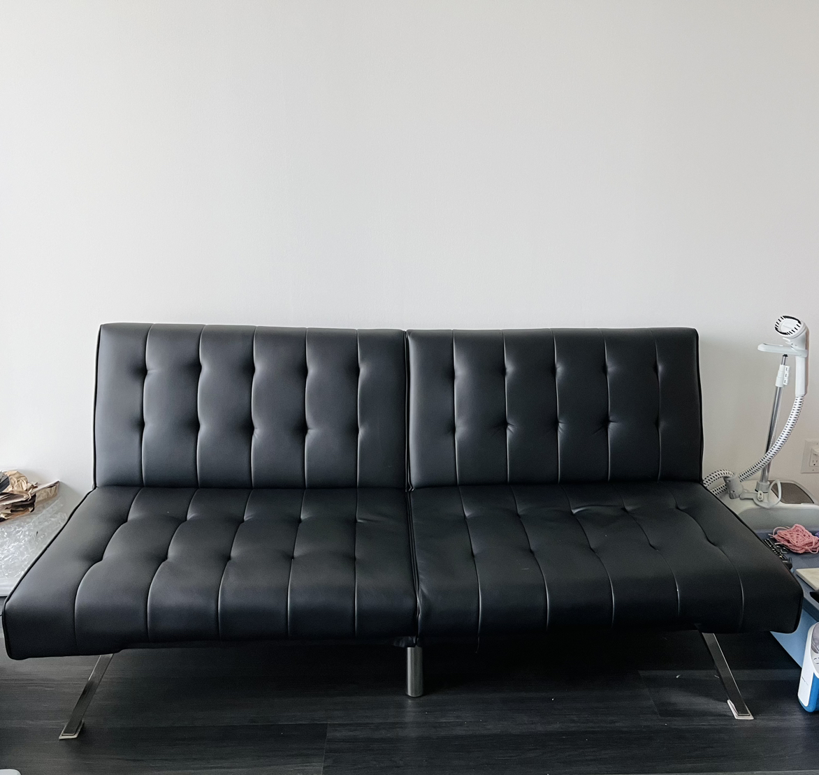 Couch - photo 2