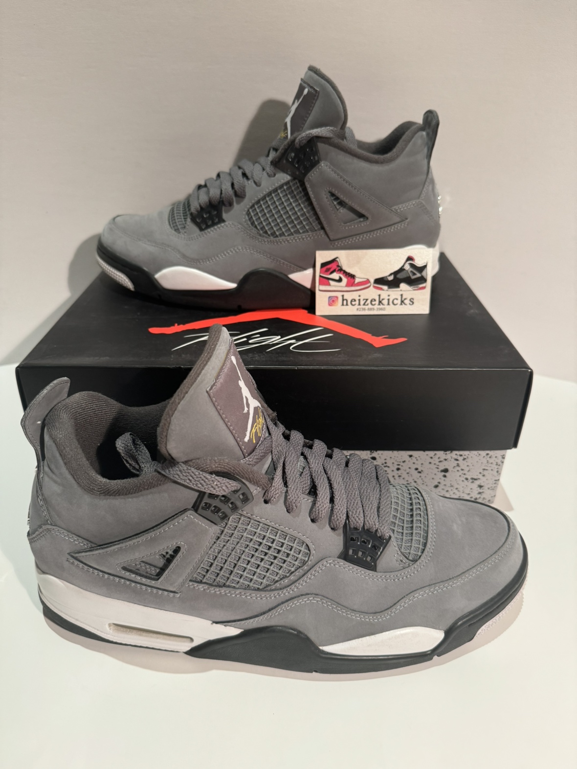 Jordan 4 Cool Grey size 10.5 image indicator(2)