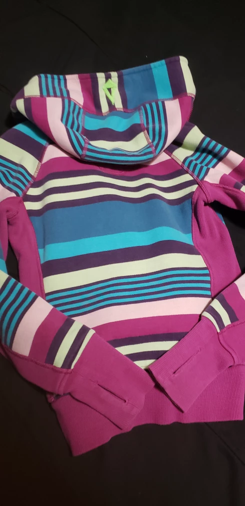 $20 girl ivivva hoodie (10) image indicator(3)