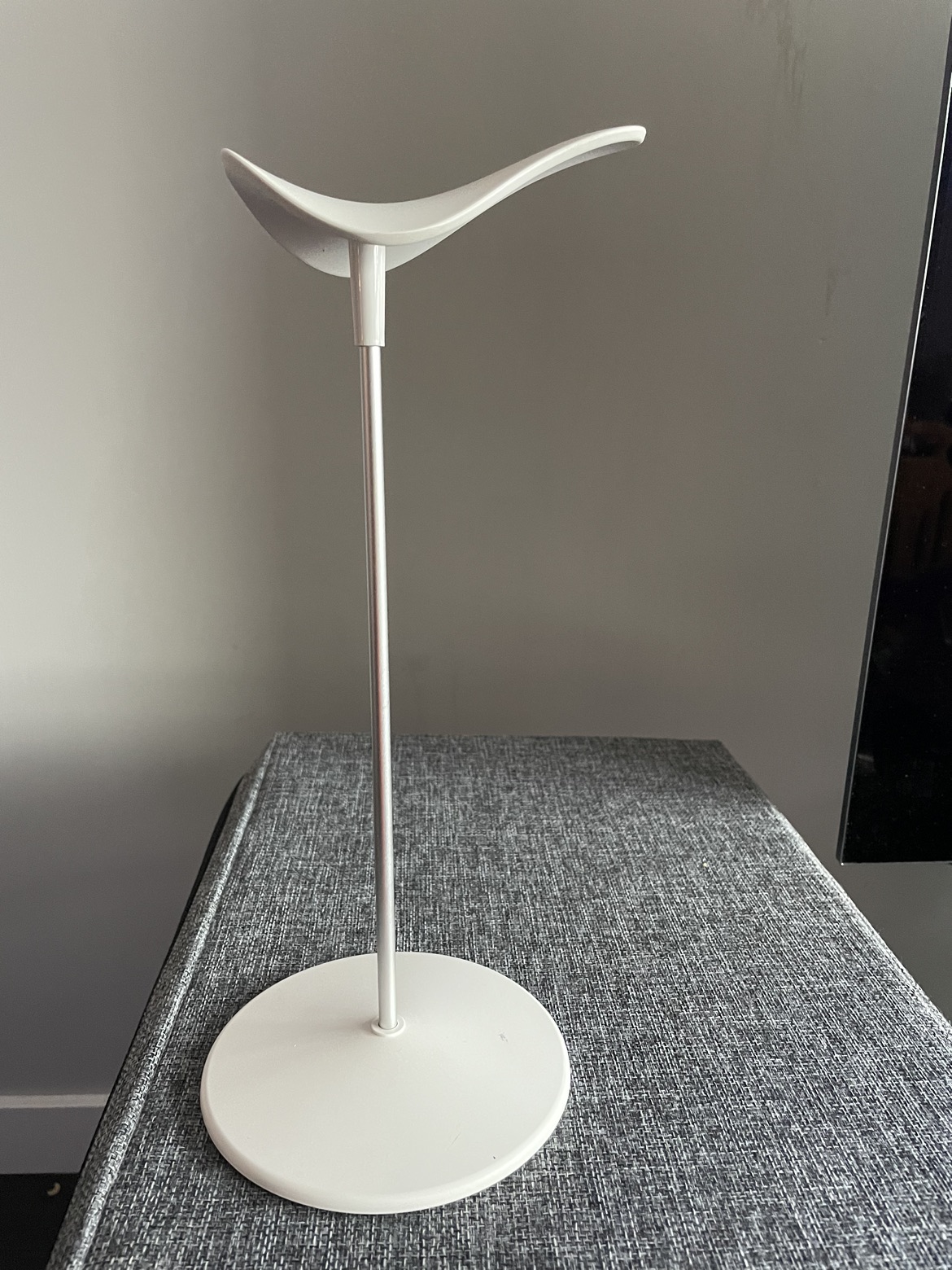 White Headphone stand #freecycle