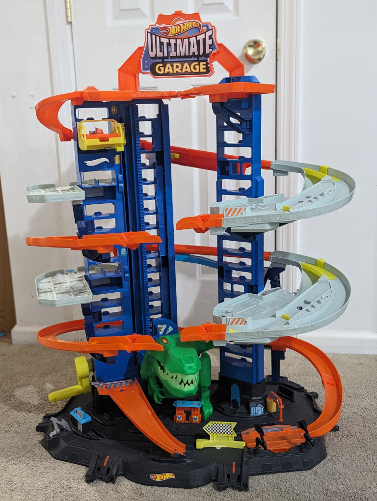 Hot Wheels Ultimate Garage Moving T-Rex Dinosaur