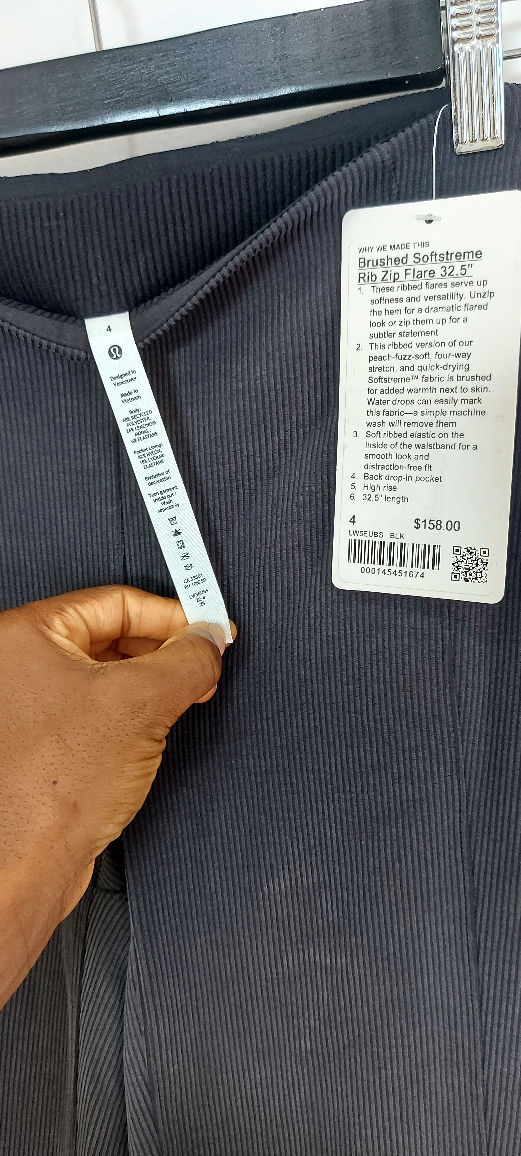 Lululemon brand new activewear pants size 4 for $75 - photo 2