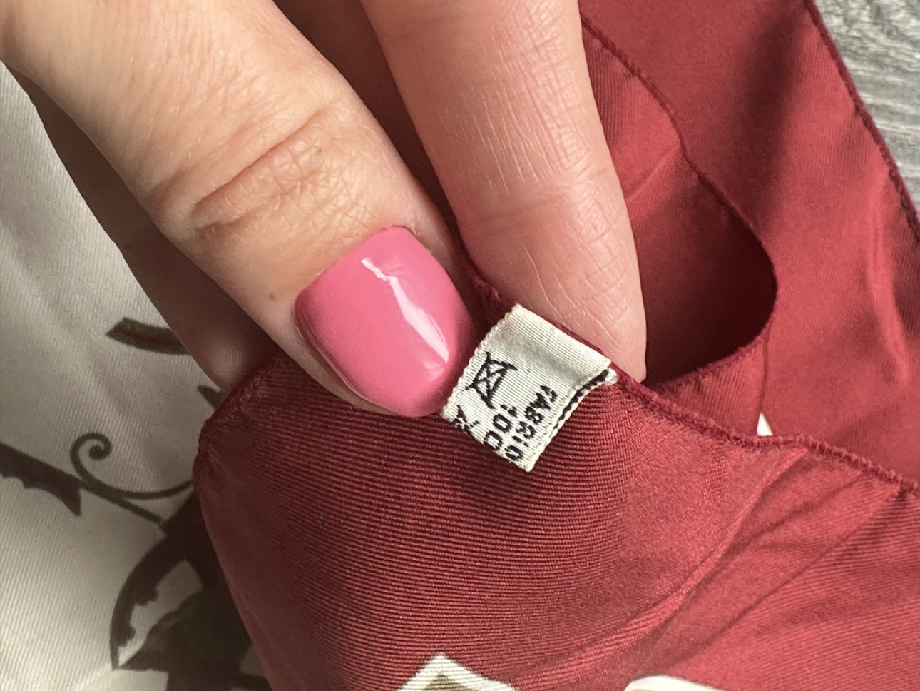 HERMÈS Paris Les Parfumes 100% Silk Twill Square Scarf 16.5" image indicator(7)