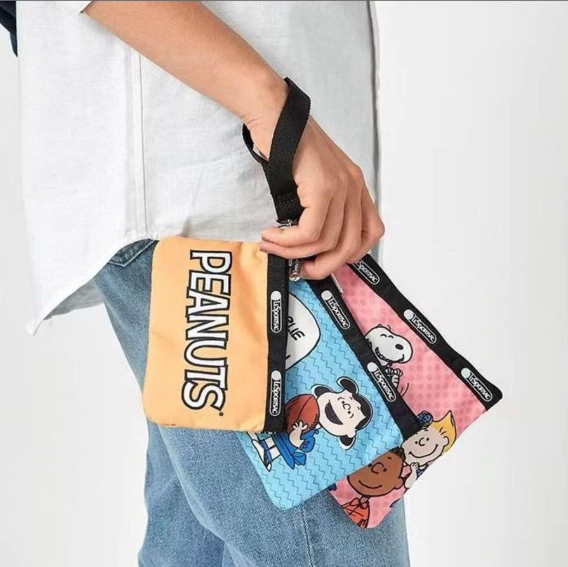 BNWT Japan LeSportsac x PEANUTS Snoopy Wristlet Pouch set of 3 thumbnail