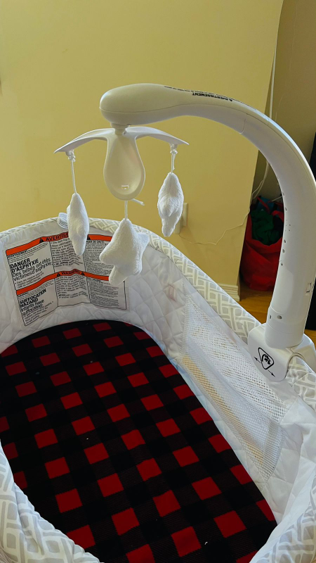 baby bassinet for sale like new - photo 2