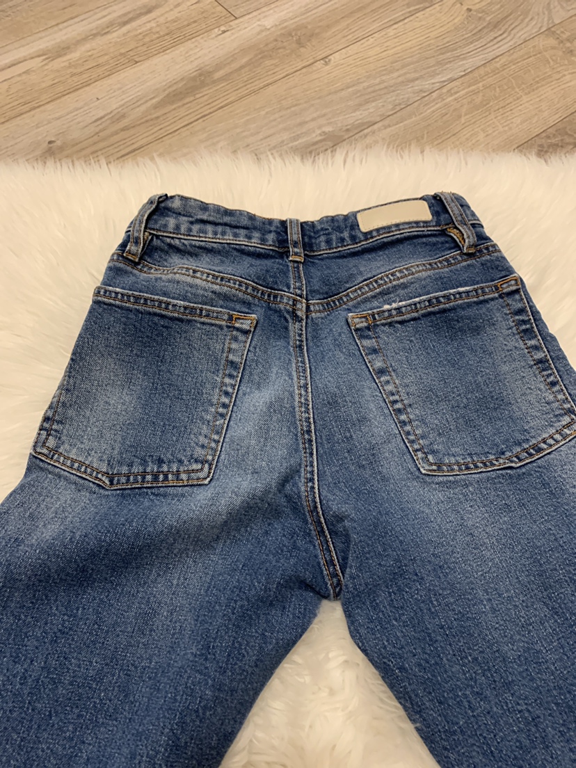 High rise short jeans image indicator(4)