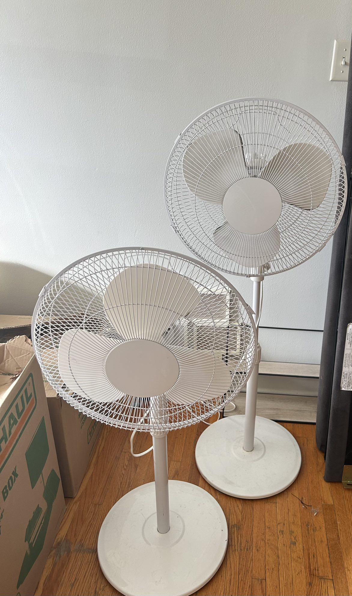 Standing fan