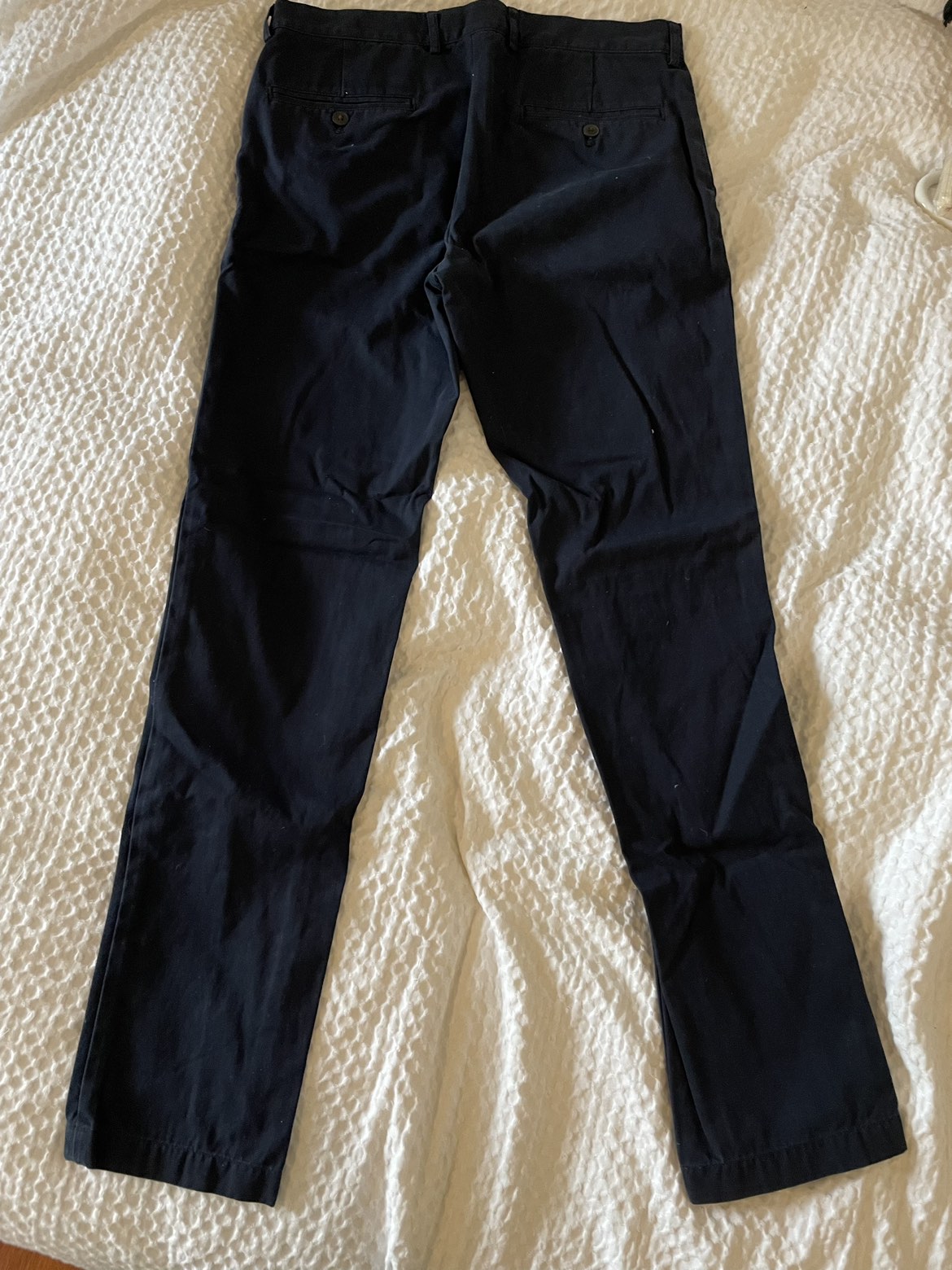 Club Monaco Men’s Conner Chino Pants NAVY image indicator(5)
