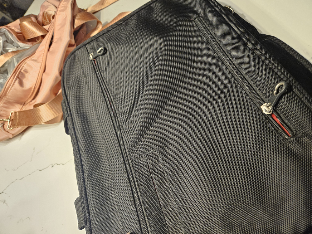 Black laptop bag image indicator(5)