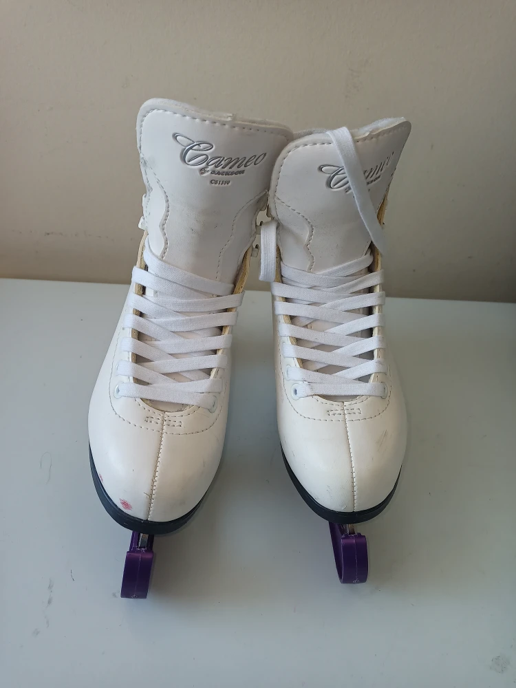 LikeNew~Skates size 3-4 - photo 4