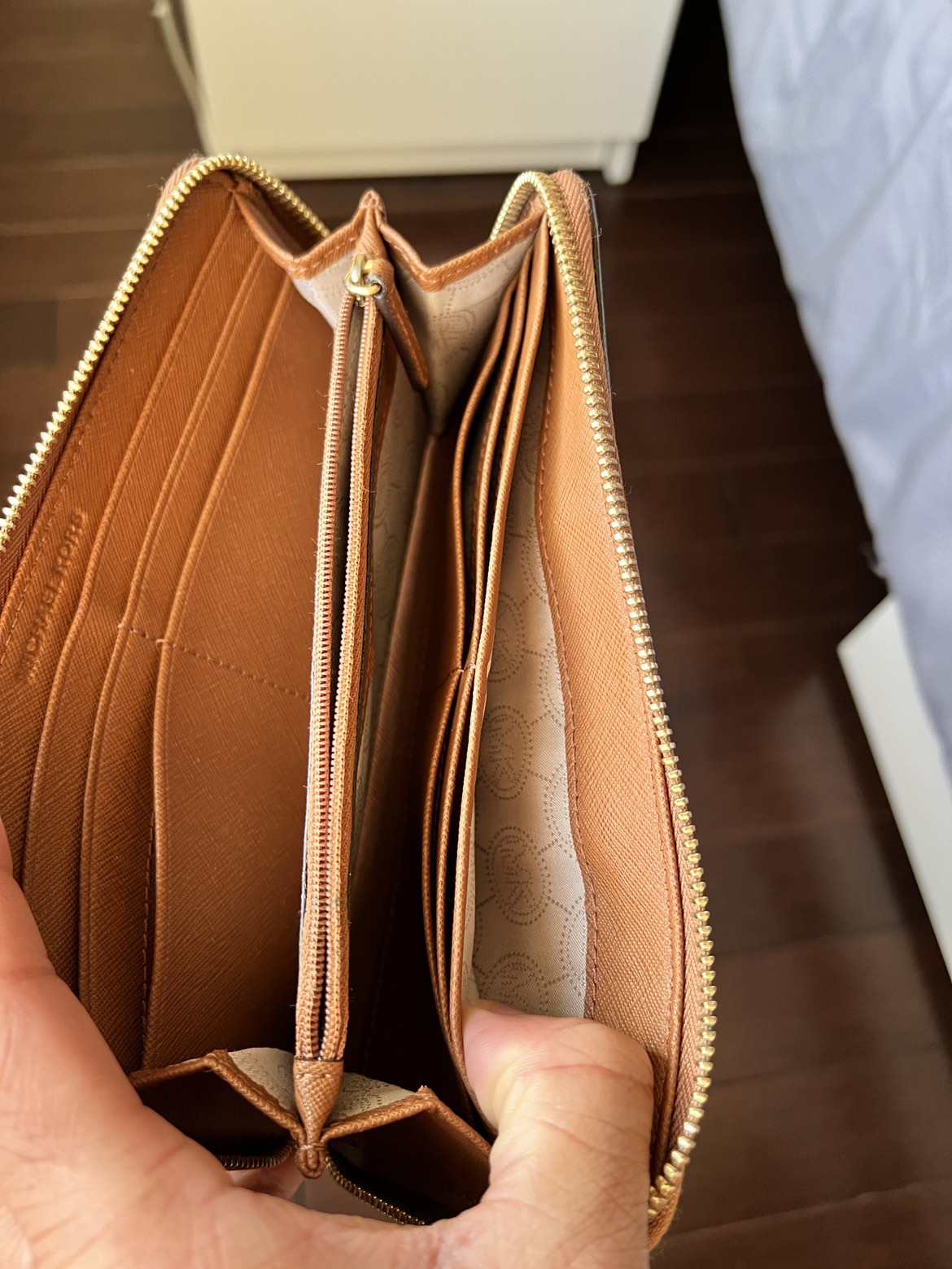 Ladies Michael Kors wallet. Good condition - photo 4