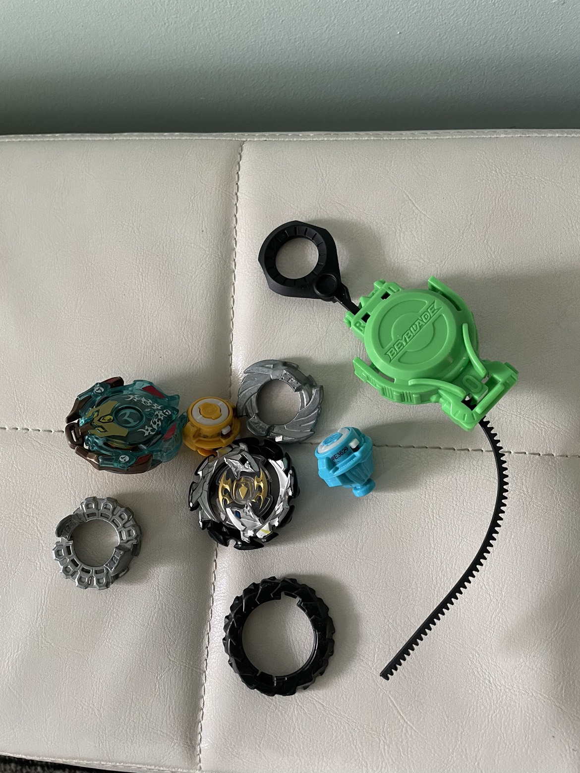 Beyblades image indicator(2)