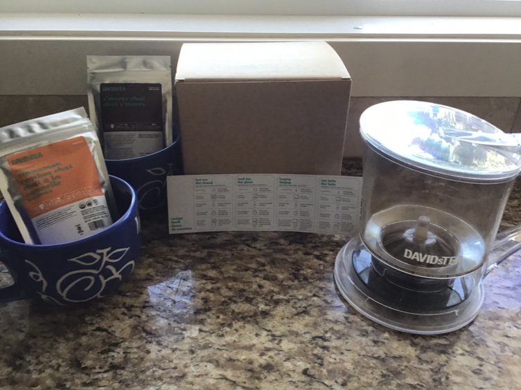 32 oz David’s Tea steeper, lid, tea & 2 mugs