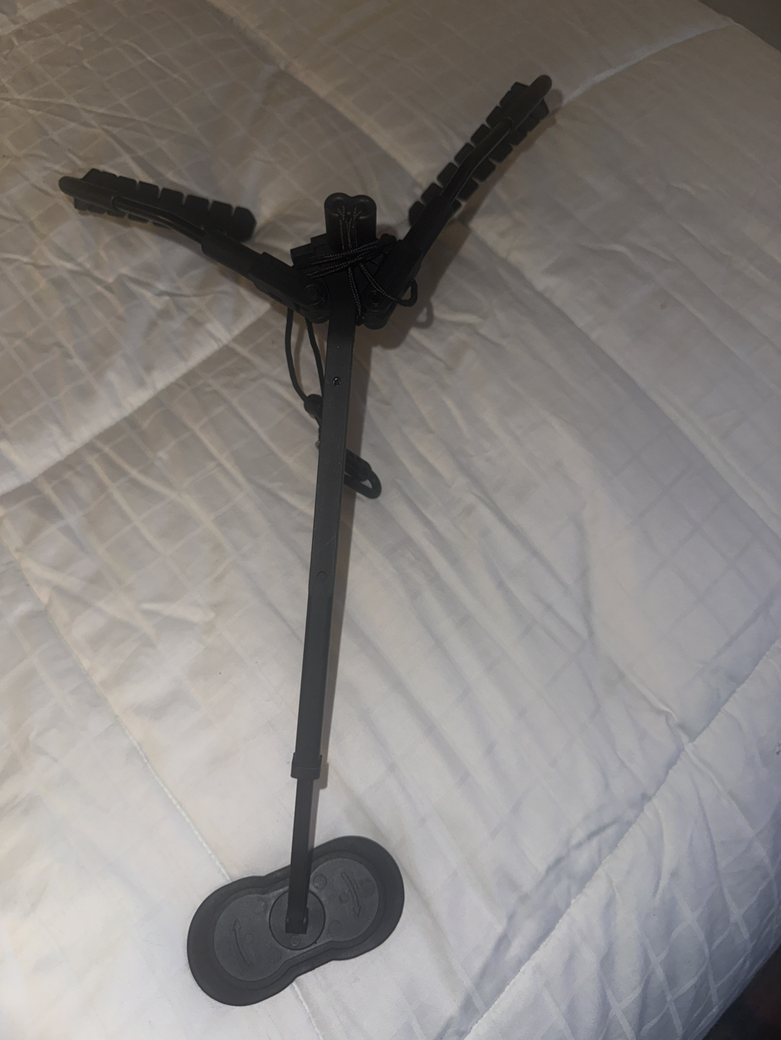Adjustable saxophone strap