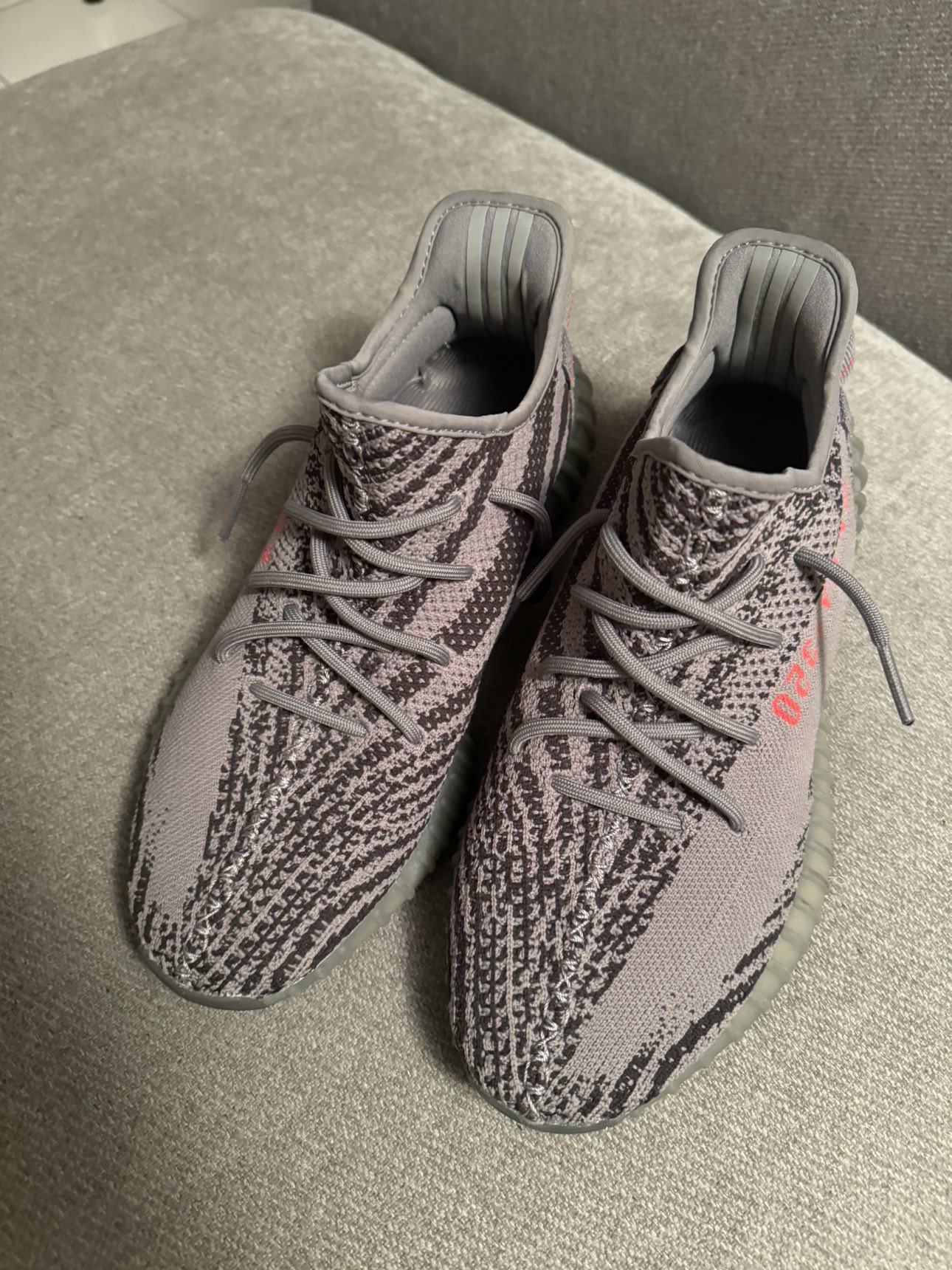 YEEZY 350 Beluga 2.0 - Size 10.5 image indicator(2)