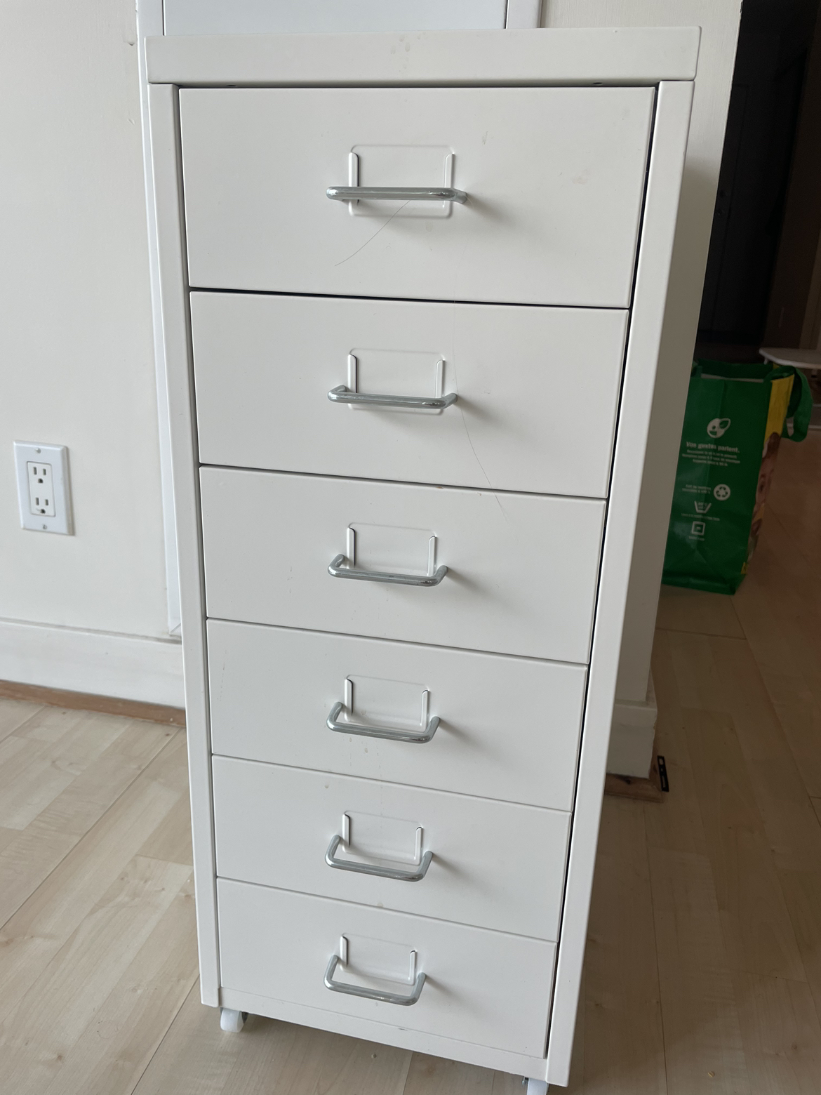 Chest of drawers from ikea - photo 2
