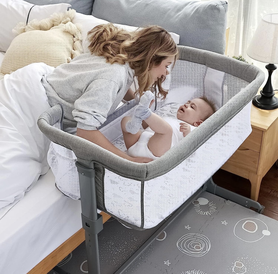2-in-1 Baby Bassinet & Bedside Sleeper - photo 2
