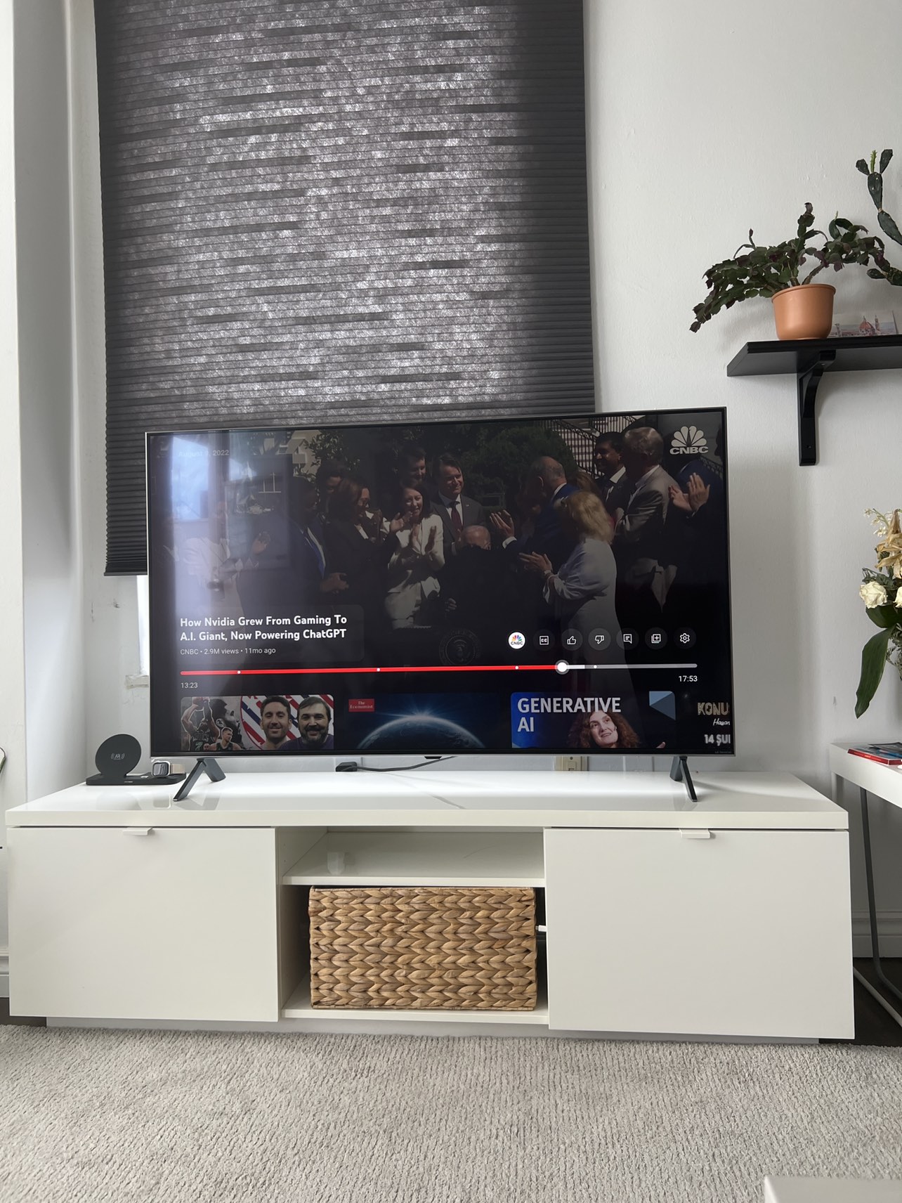 Tv unit/bench with woven basket, excellent condition thumbnail