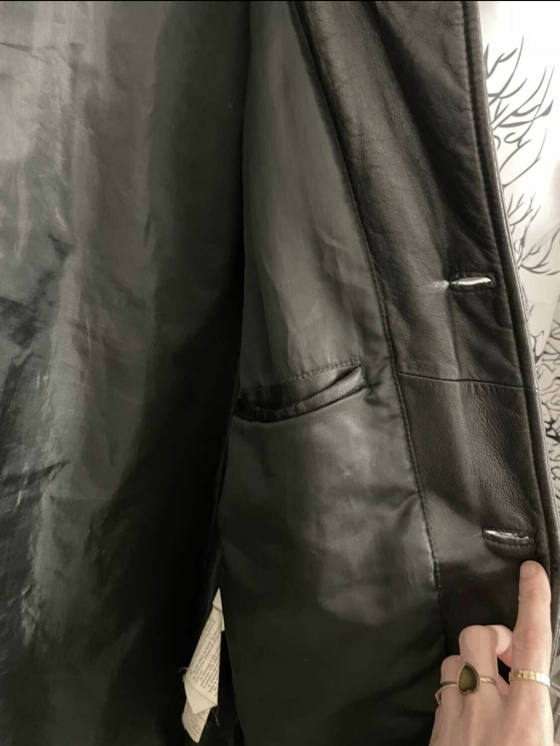 Men’s leather jacket image indicator(4)