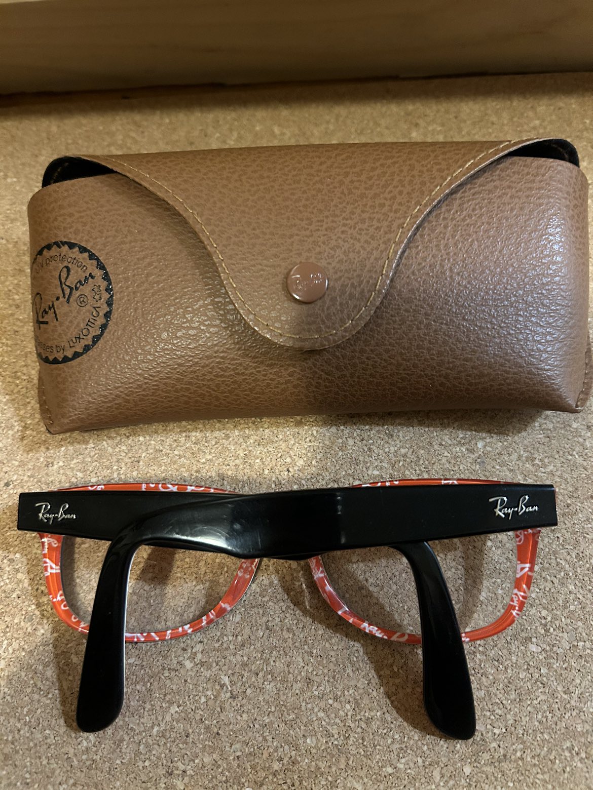 Ray-ban frame unisex with casing details by the pictures image indicator(5)