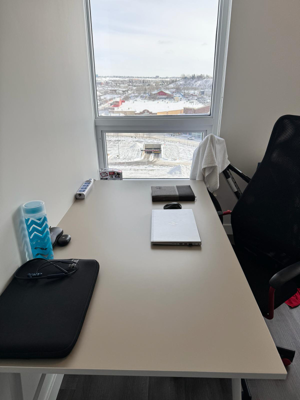 office desk - photo 3