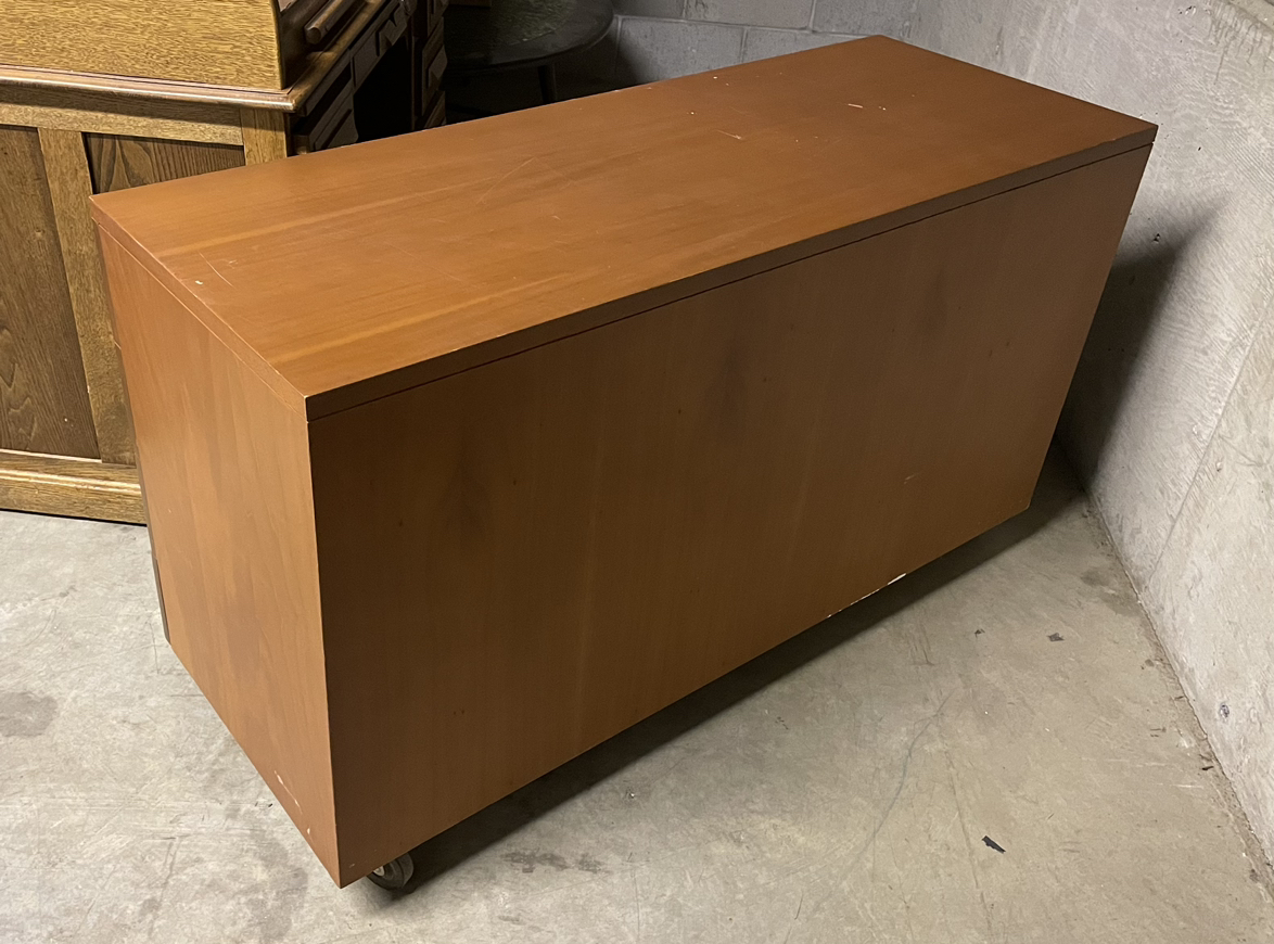 Adopt me: Large Chest of Drawers - photo 2